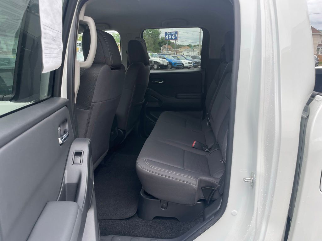 2024 Nissan Frontier SV - Photo 22