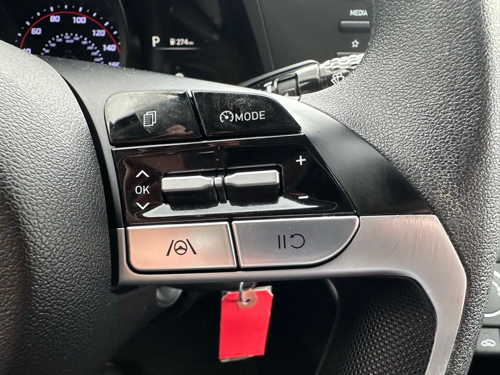 2023 Hyundai Elantra SE - Photo 13