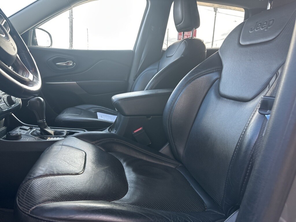 2019 Jeep Cherokee Limited photo 2