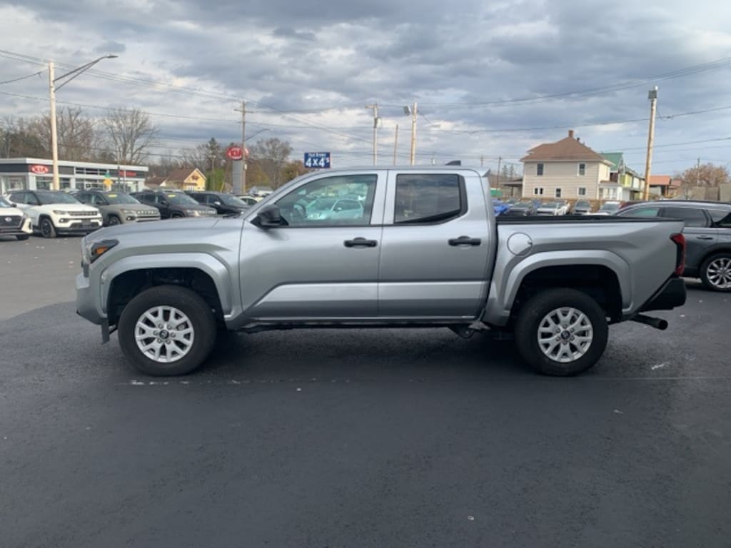 Used 2024 Toyota Tacoma SR Truck Double Cab