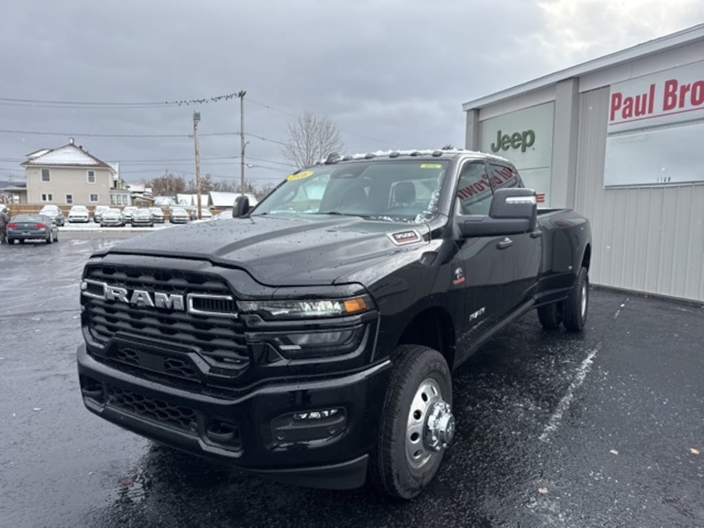 New 2026 Ram 3500 BIG HORN CREW CAB 4X4 8' BOX Pickup
