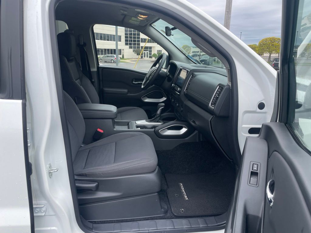 2024 Nissan Frontier SV - Photo 27