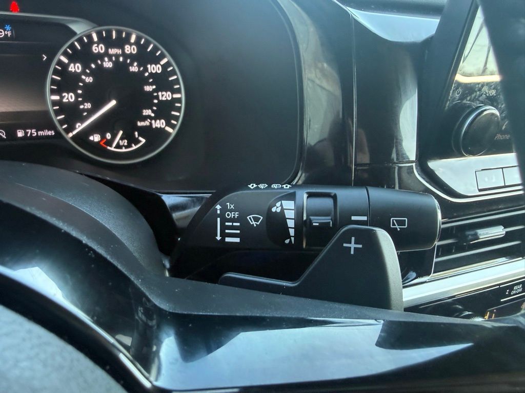 2025 Nissan Pathfinder SL - Photo 21