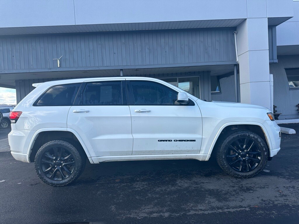 Used 2018 Jeep Grand Cherokee Laredo 4x4 SUV
