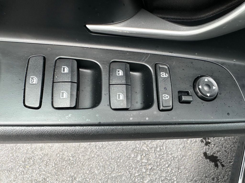 2023 Hyundai Elantra SE - Photo 27