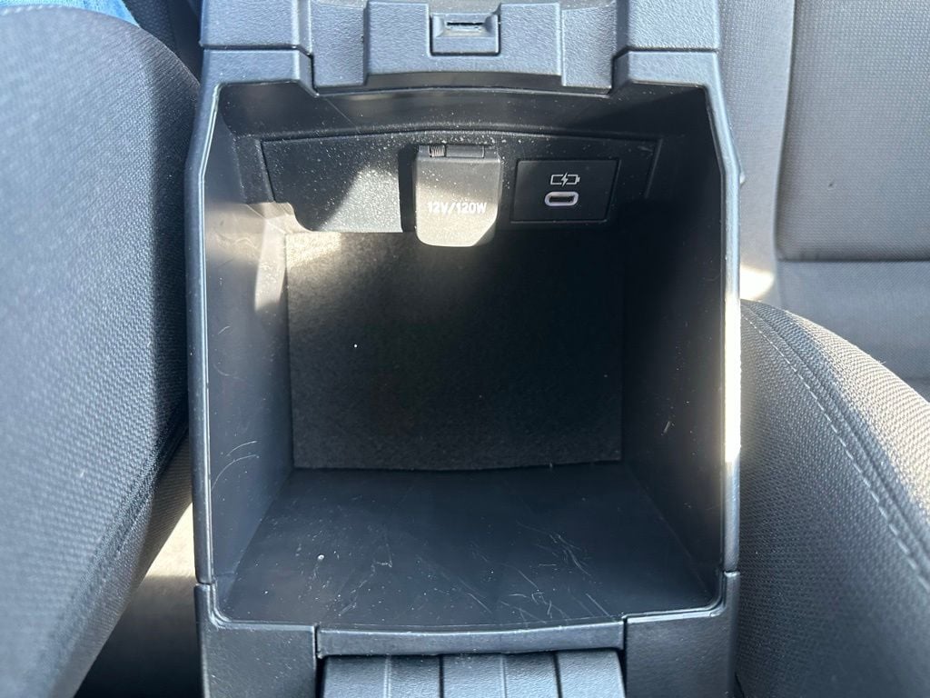 2024 Toyota Corolla LE - Photo 23