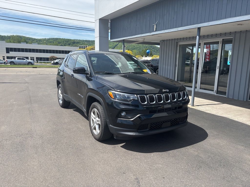 2023 Jeep Compass Latitude 4X4's photo