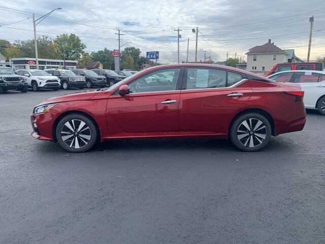 2020 Nissan Altima 2.5 SV photo 2