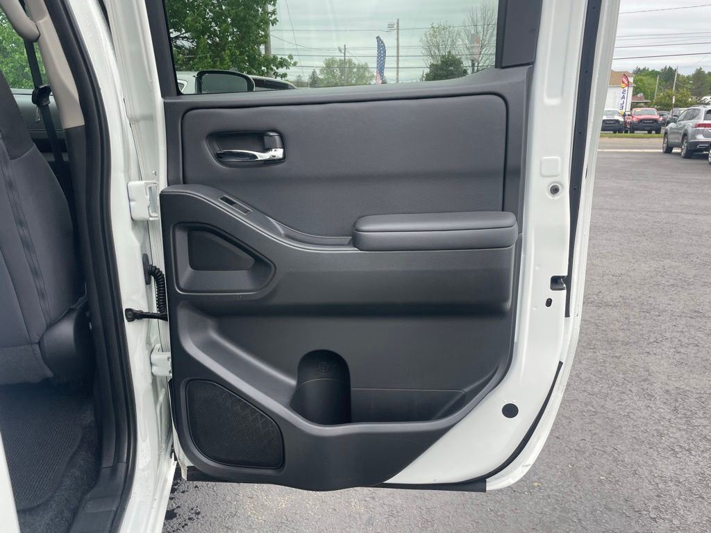 2024 Nissan Frontier SV - Photo 26