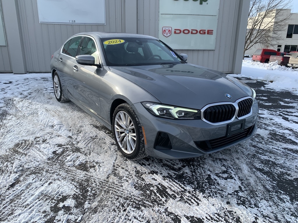 2024 BMW 3 Series 330i's photo