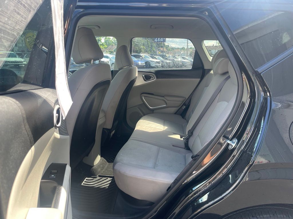 2025 Kia Soul LX - Photo 27