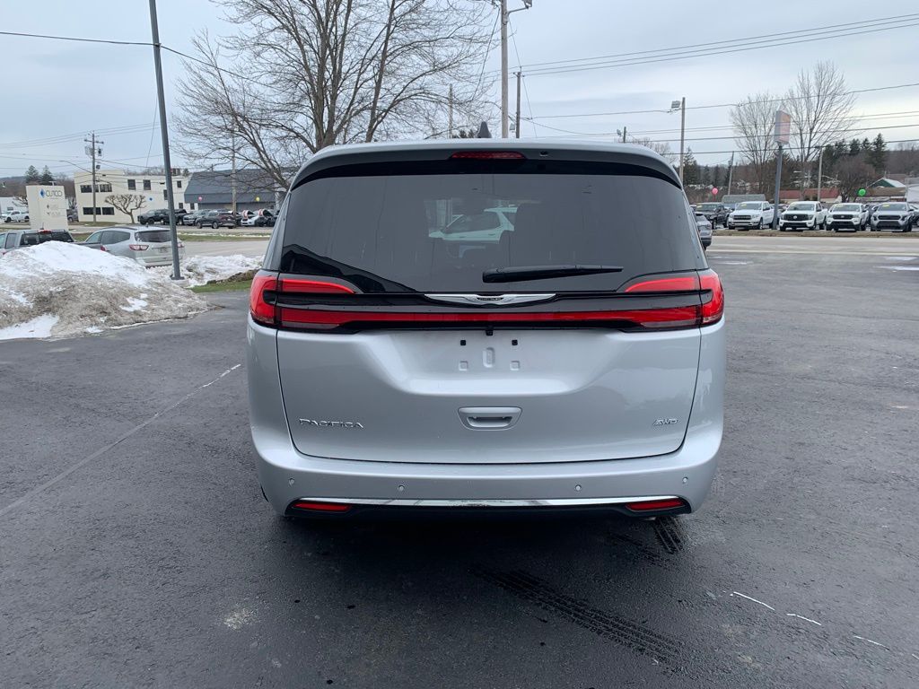 2026 Chrysler Pacifica Select - Photo 9