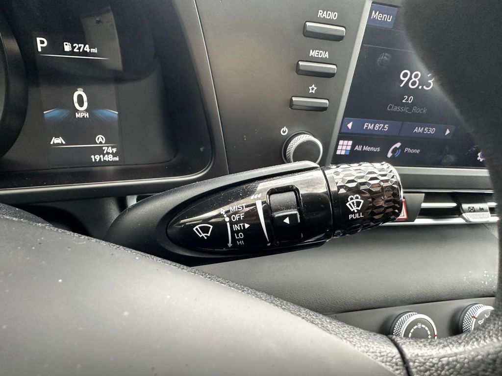 2023 Hyundai Elantra SE - Photo 15
