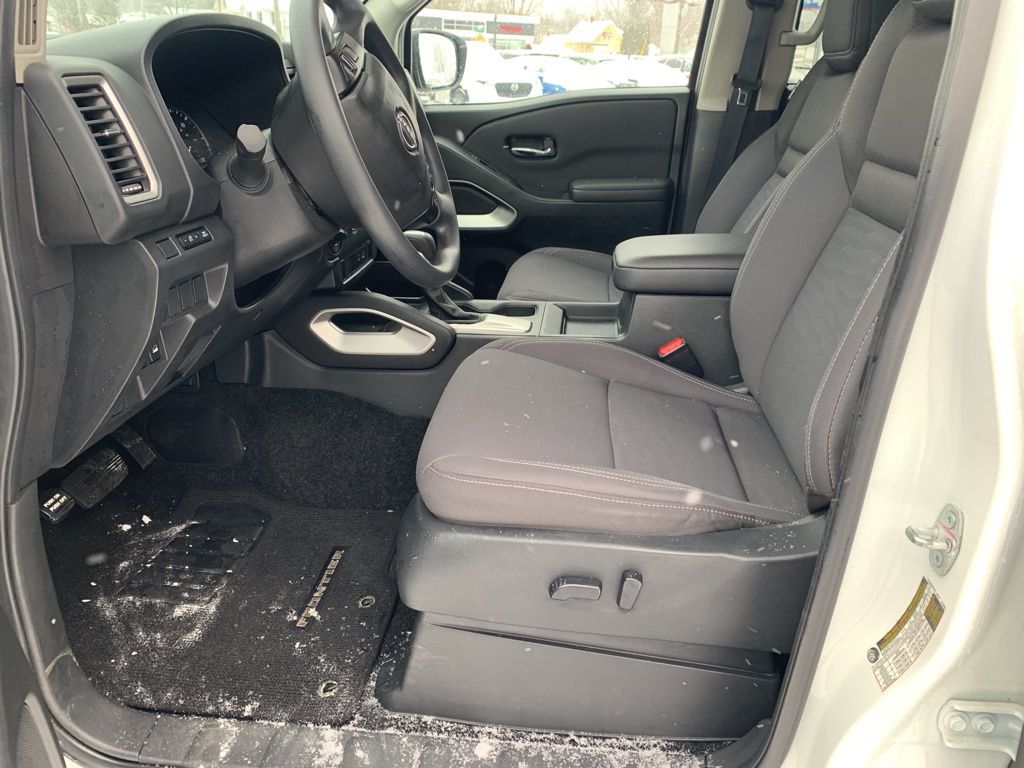 2024 Nissan Frontier SV - Photo 12