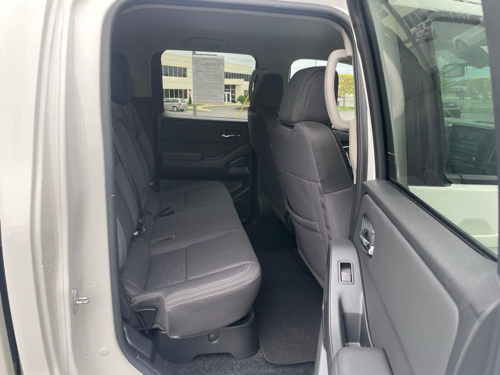 2024 Nissan Frontier SV - Photo 25