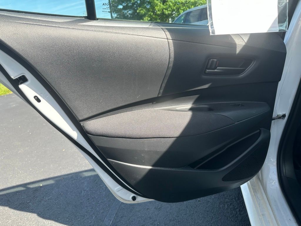 2024 Toyota Corolla LE - Photo 32