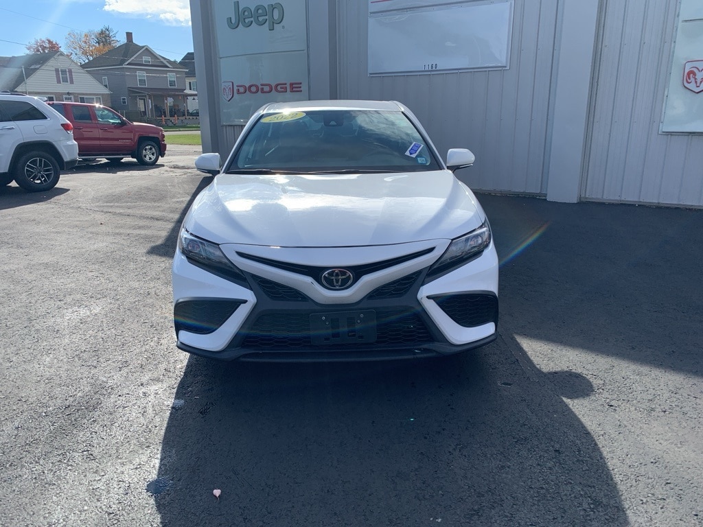 Used 2022 Toyota Camry SE with VIN 4T1G11AK1NU696591 for sale in Olean, NY