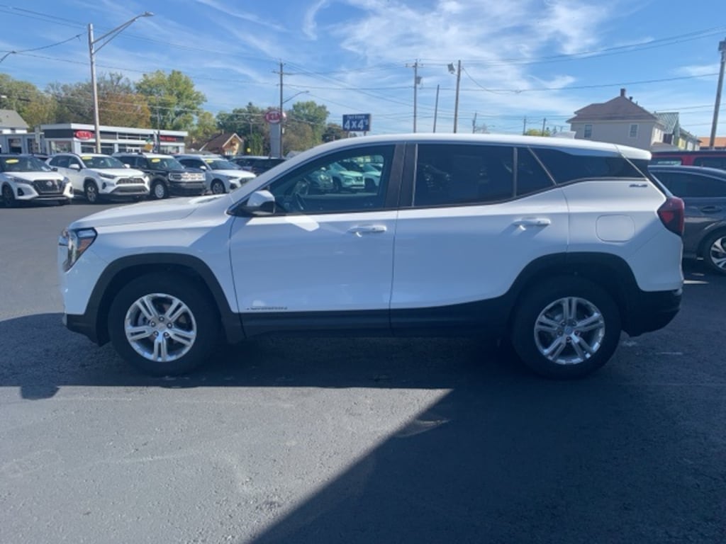 Used 2022 GMC Terrain SLE SUV