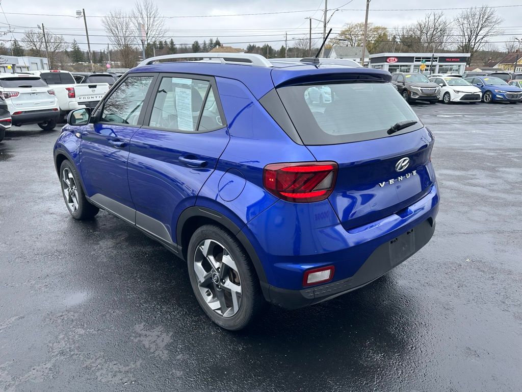 2023 Hyundai Venue Limited - Photo 6
