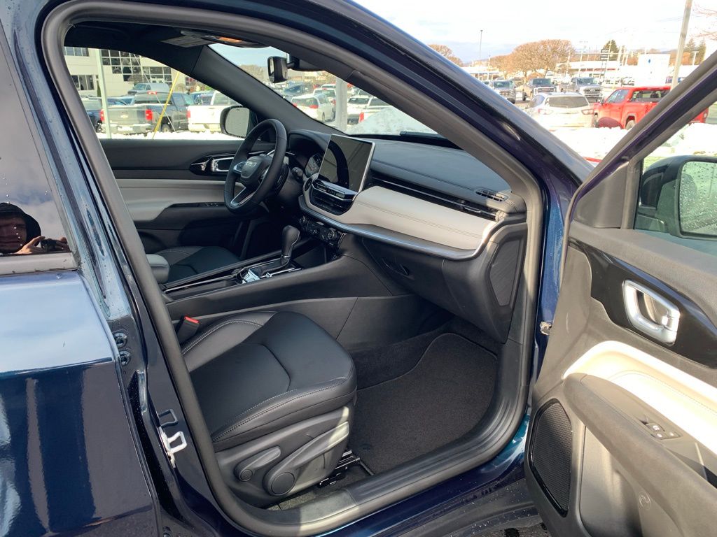2026 Jeep Compass Limited - Photo 27
