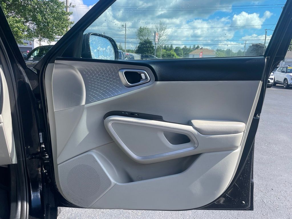 2025 Kia Soul LX - Photo 33