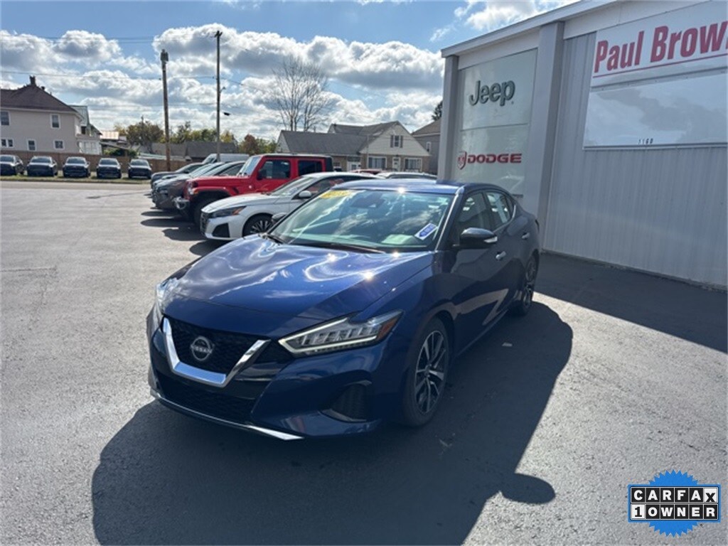 2023 Nissan Maxima SV photo 3