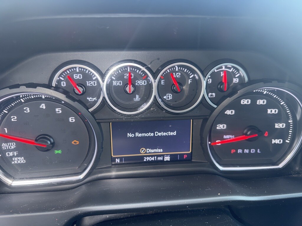 2021 Chevrolet Silverado 1500 LT photo 3