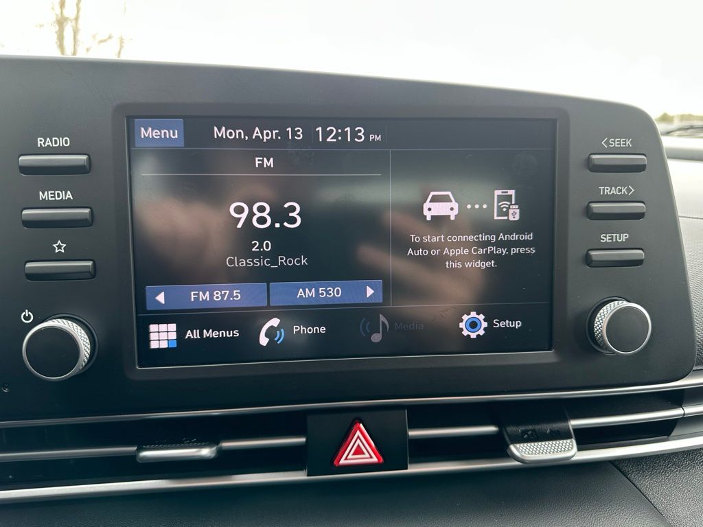 2023 Hyundai Elantra SE - Photo 17