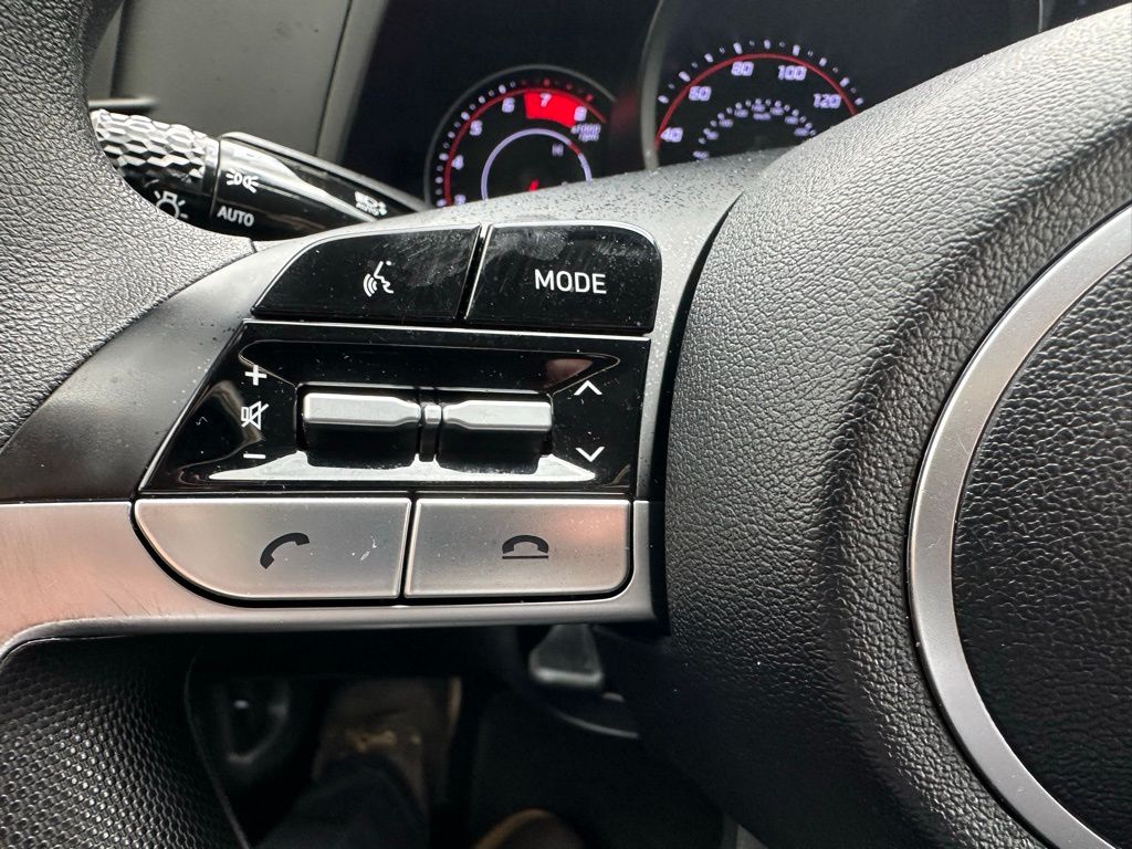 2023 Hyundai Elantra SE - Photo 12