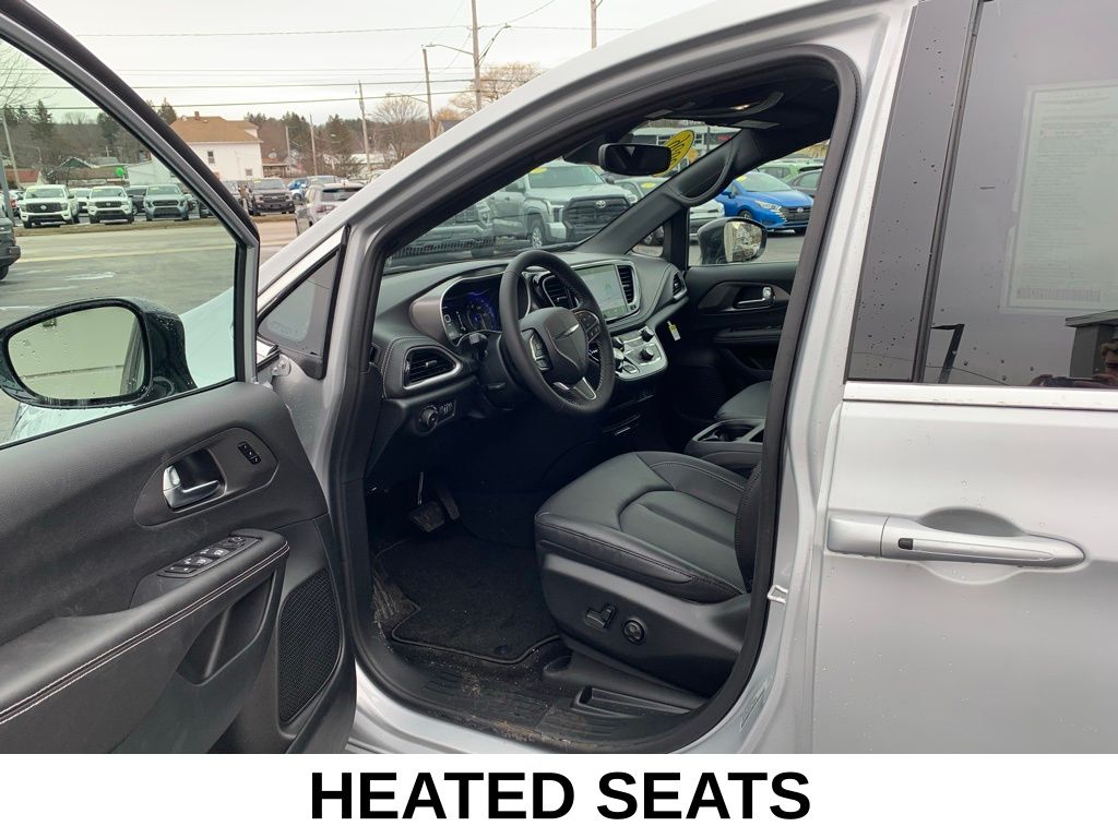 2026 Chrysler Pacifica Select - Photo 6