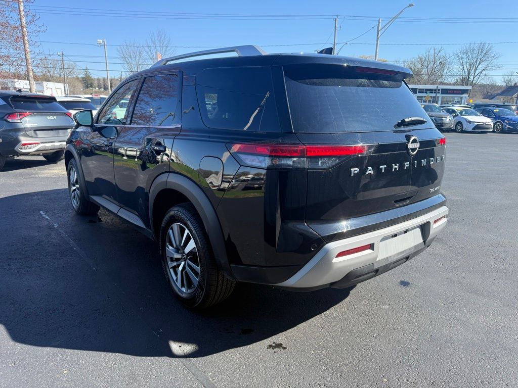 2025 Nissan Pathfinder SL - Photo 9