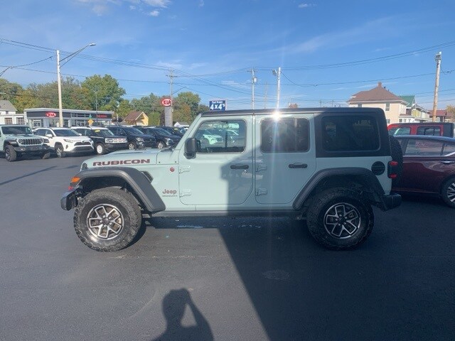 2024 Jeep Wrangler Rubicon photo 3