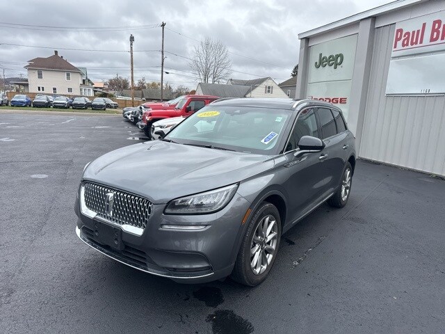 2022 Lincoln Corsair Standard photo 2