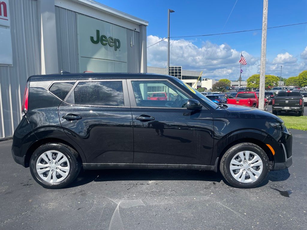 2025 Kia Soul LX - Photo 9