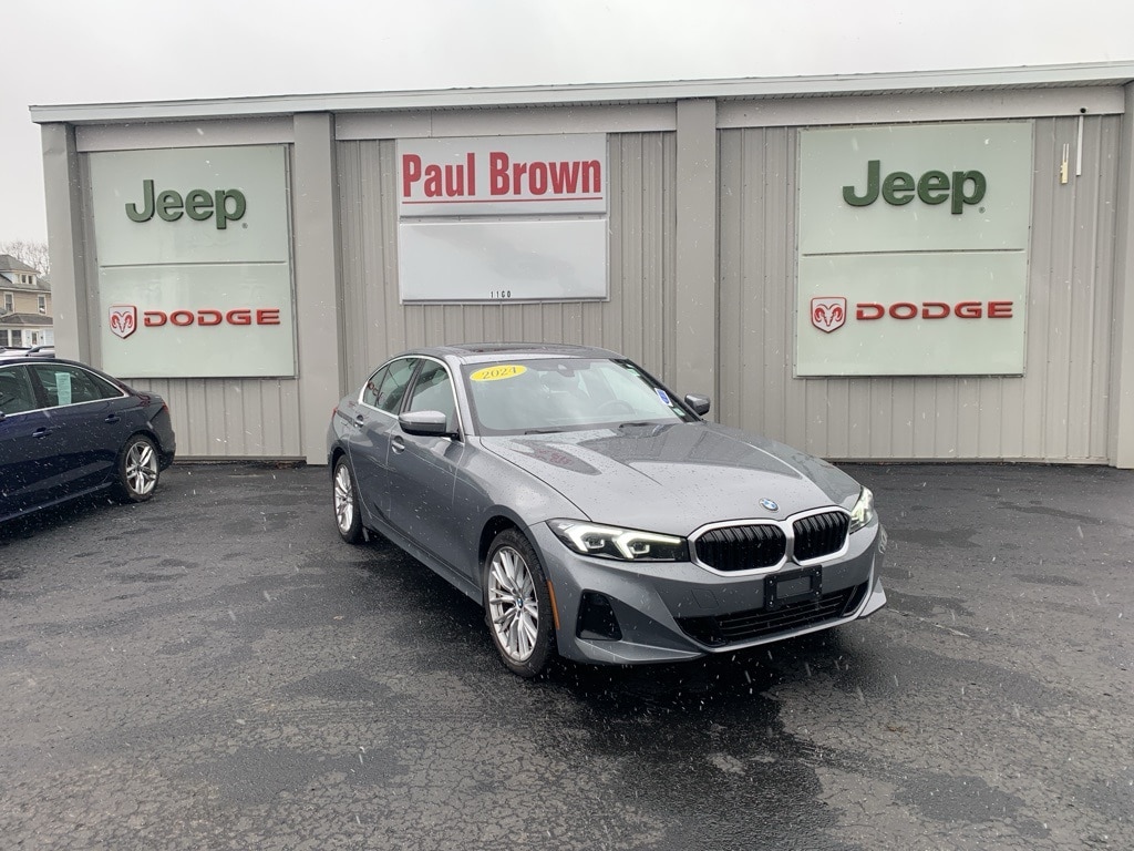 2024 BMW 3 Series 330i's photo