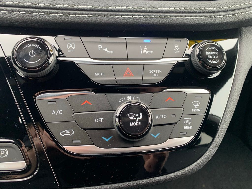 2026 Chrysler Pacifica Select - Photo 18