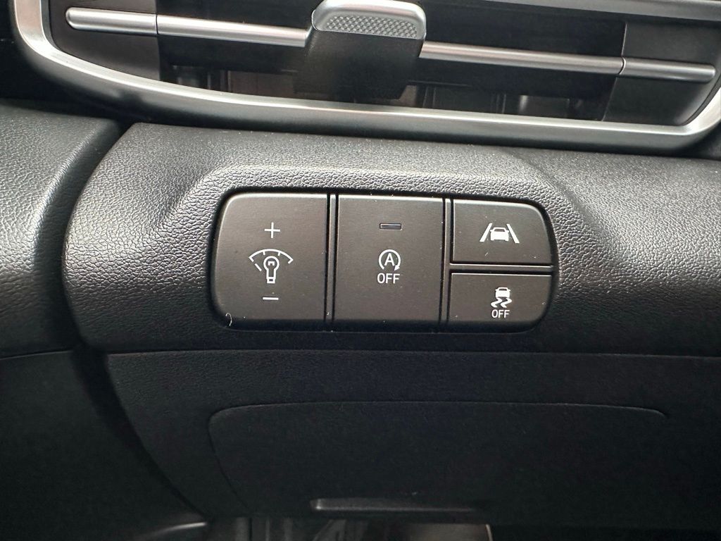 2023 Hyundai Elantra SE - Photo 24