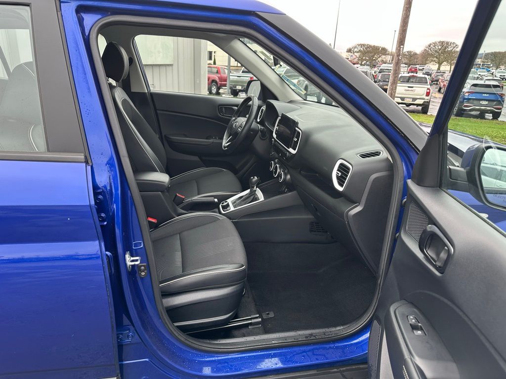 2023 Hyundai Venue Limited - Photo 36