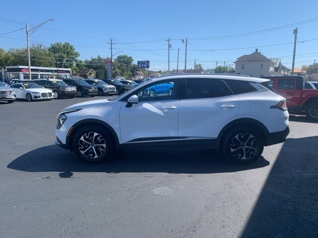 2023 Kia Sportage EX photo 3