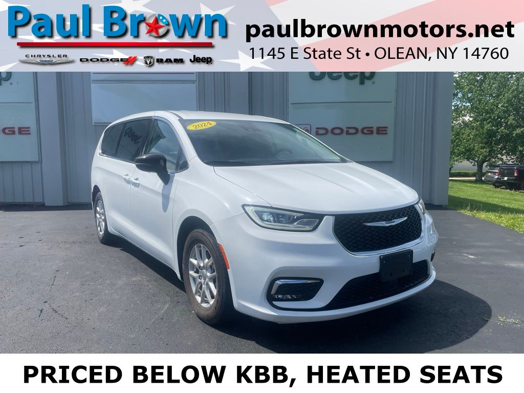 2024 Chrysler Pacifica Touring L's photo