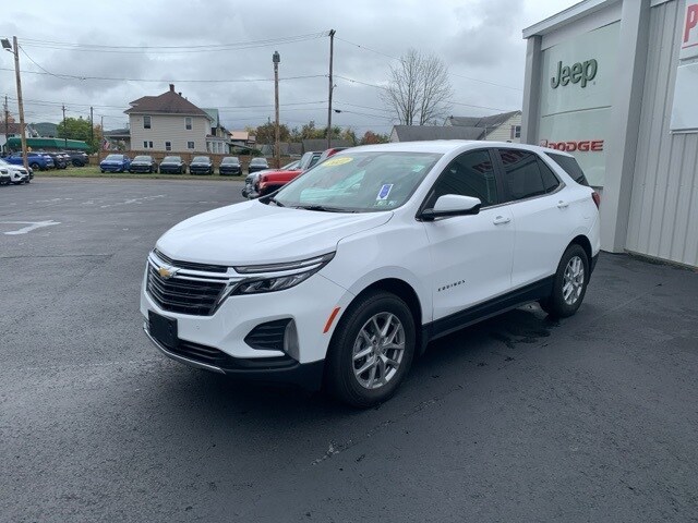 2022 Chevrolet Equinox LT photo 3