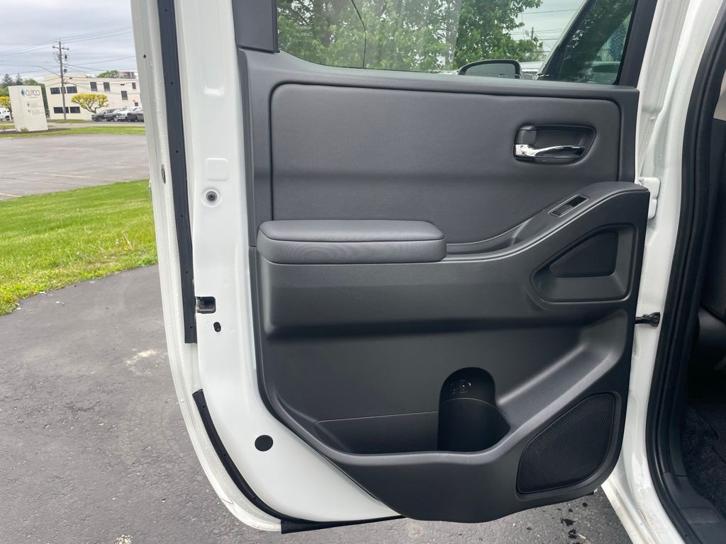 2024 Nissan Frontier SV - Photo 23