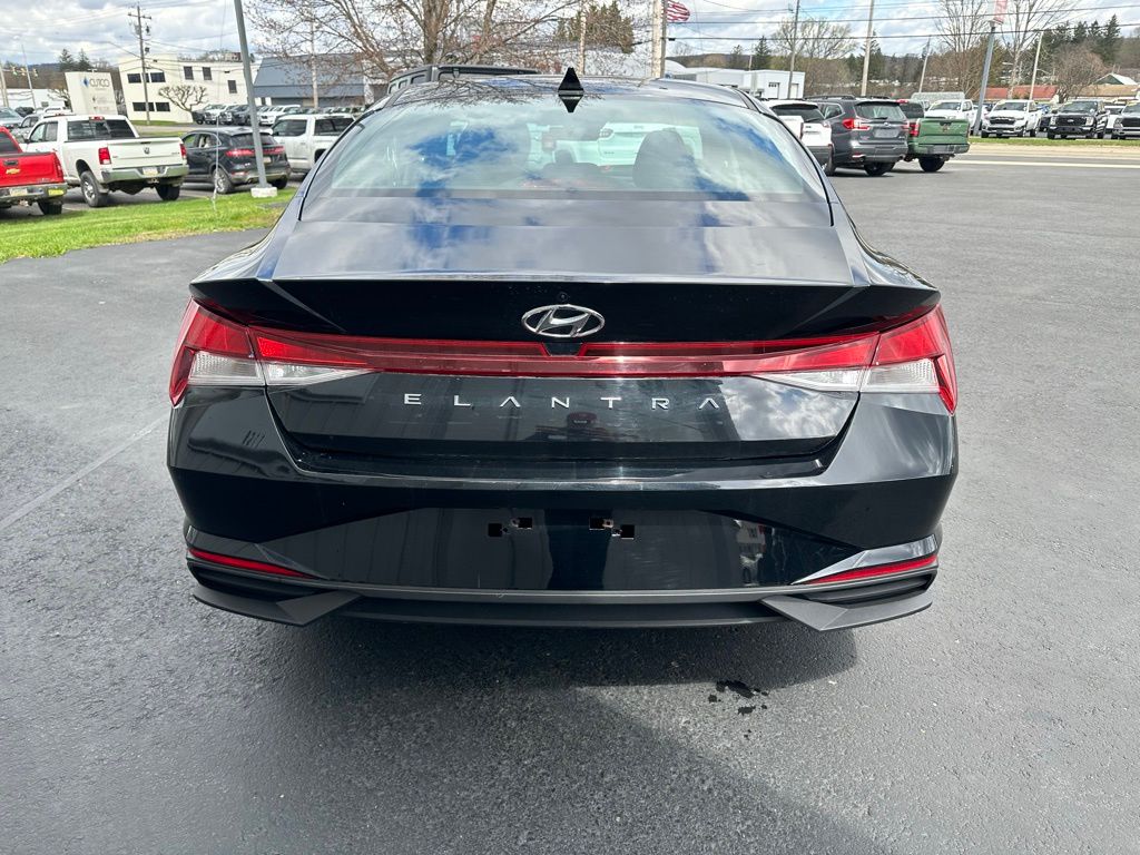 2023 Hyundai Elantra SE - Photo 7