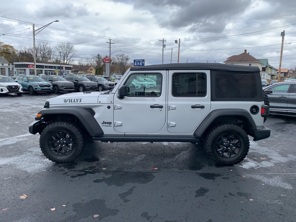 2022 Jeep Wrangler Unlimited Sport Willys photo 2