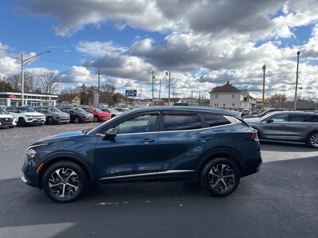 Used 2023 Kia Sportage Hybrid EX SUV