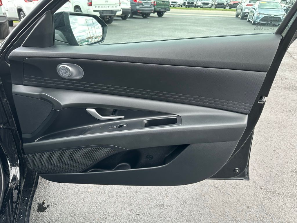 2023 Hyundai Elantra SE - Photo 39