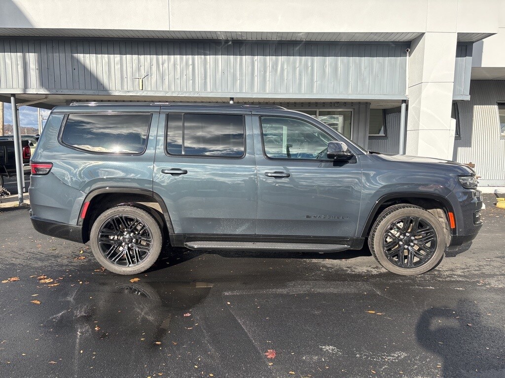 2022 Jeep Wagoneer Series I photo 2