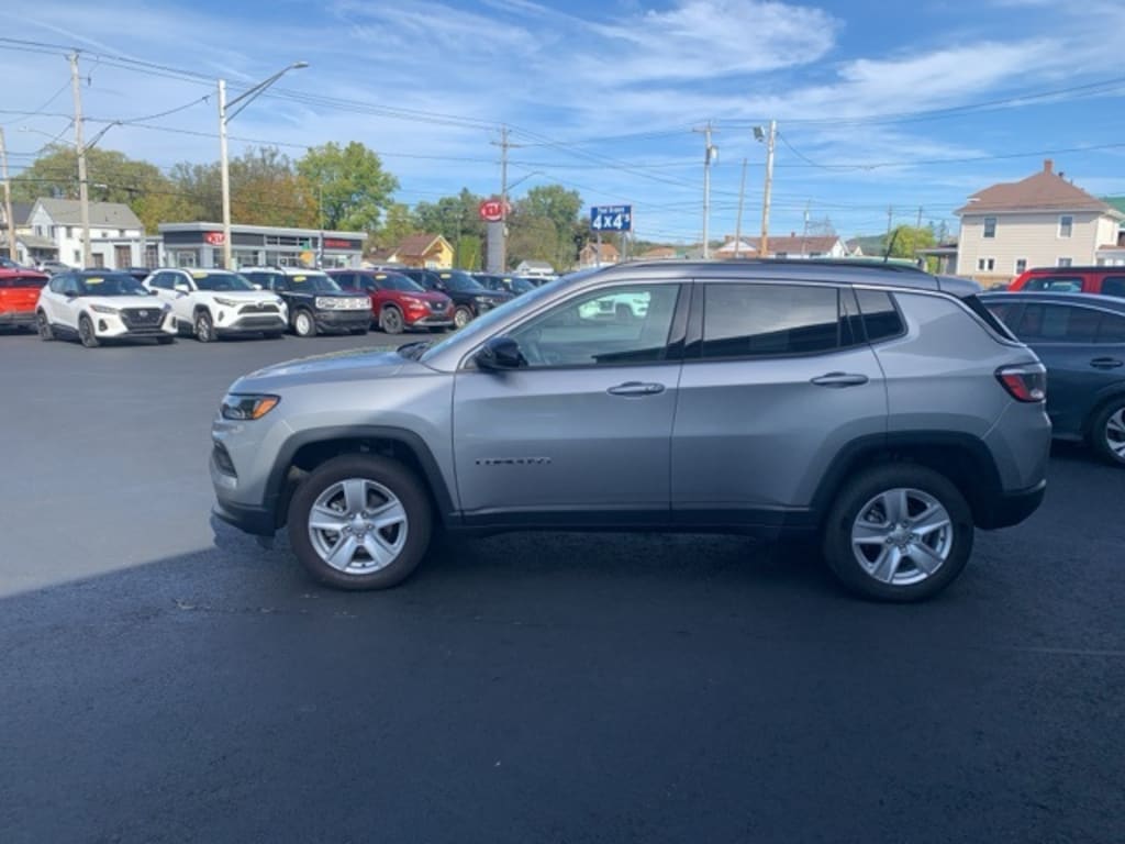 Used 2022 Jeep Compass Latitude SUV