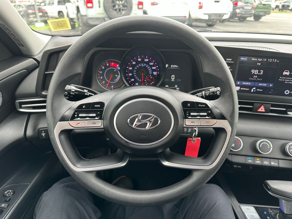 2023 Hyundai Elantra SE - Photo 11