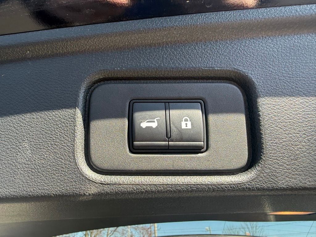 2025 Nissan Pathfinder SL - Photo 49